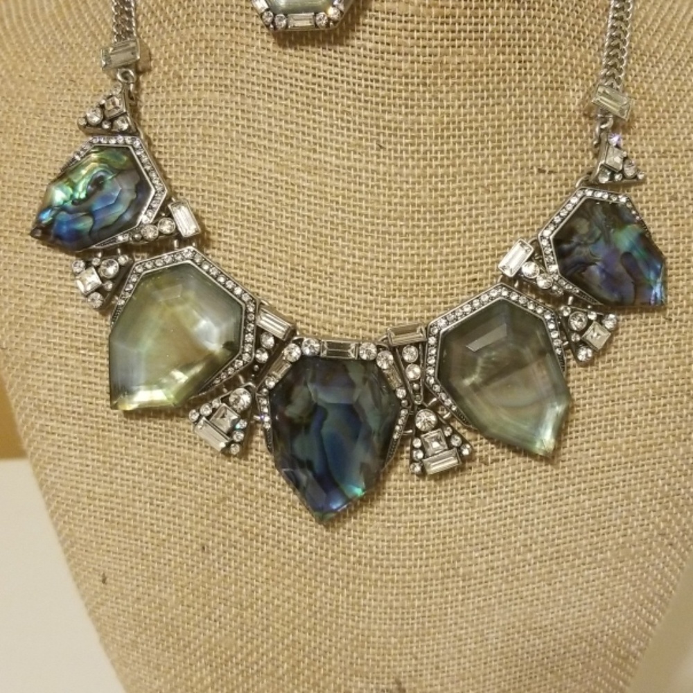 𝅺Chloe& Isabel Necklace and matching pierced earrings - Picture 6 of 8